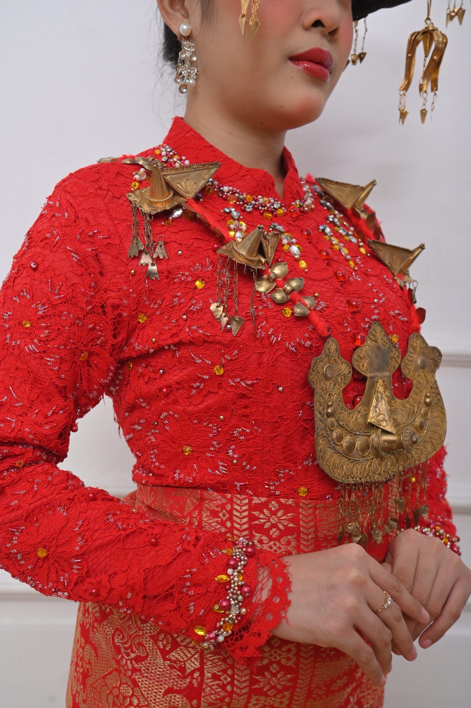 Kebaya Pesta Mewah Elegan